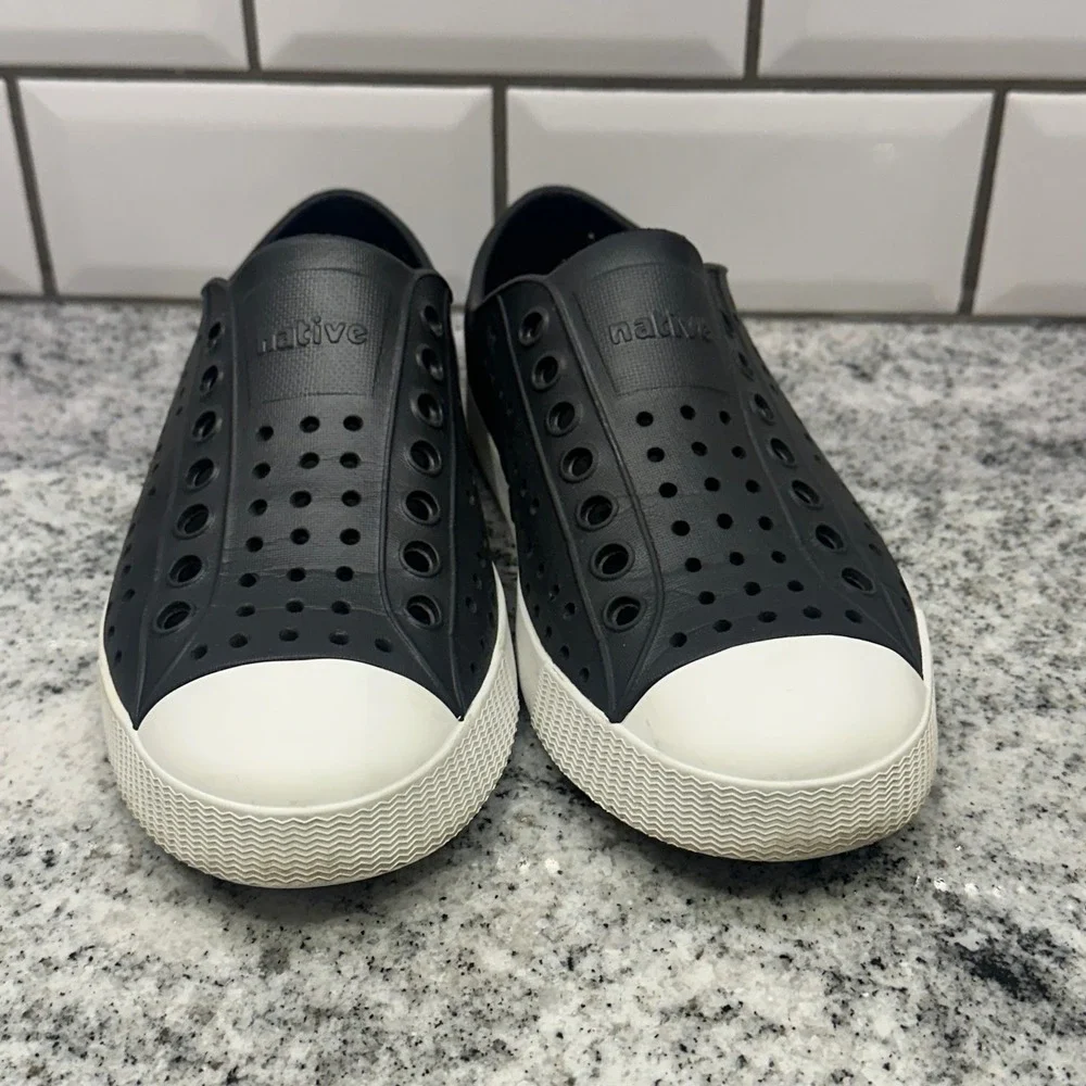 Native Kids Size‎ 3 Jefferson Black Good Waterproof Slip On Perforated Sneakers